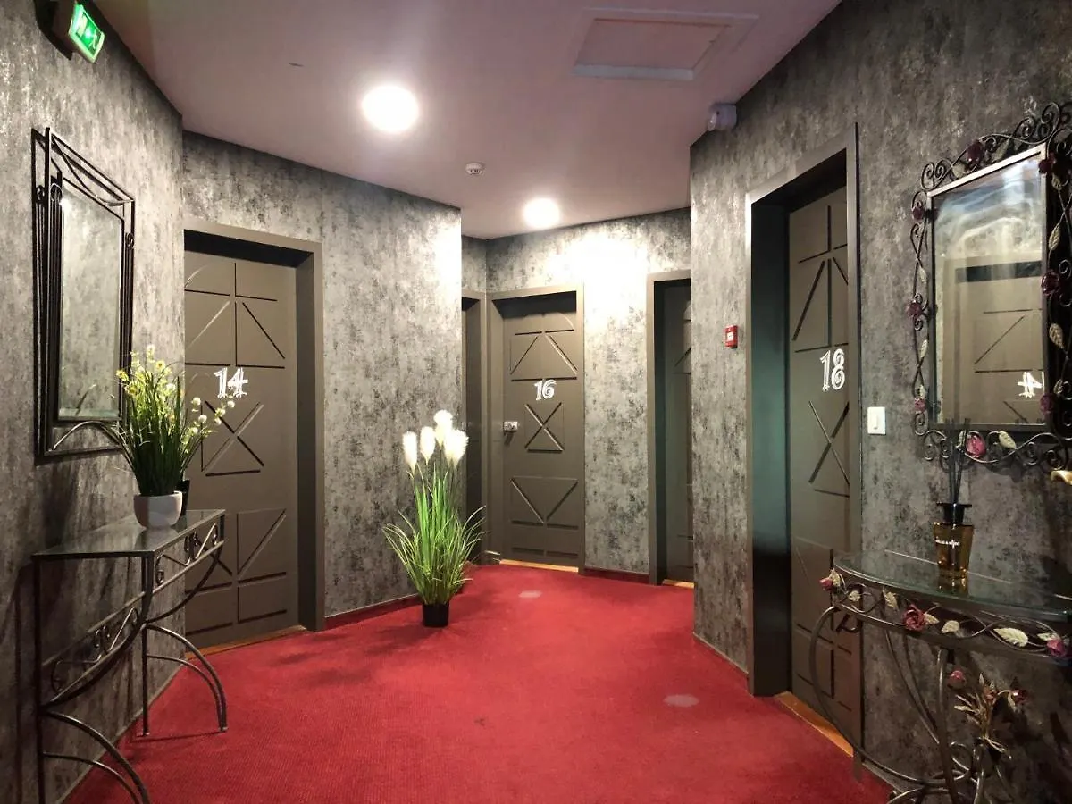 L'Embleme - Boutique Hotel Beaurepaire  0*, Beaurepaire (Isere)
