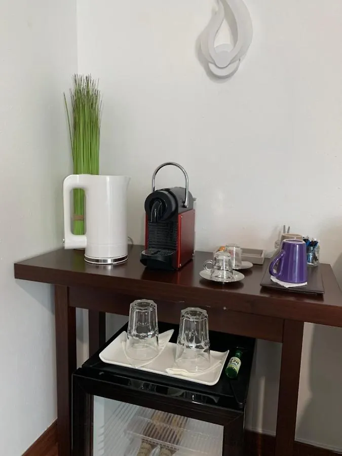 L'Embleme - Boutique Hotel Beaurepaire  0*, Beaurepaire (Isere)