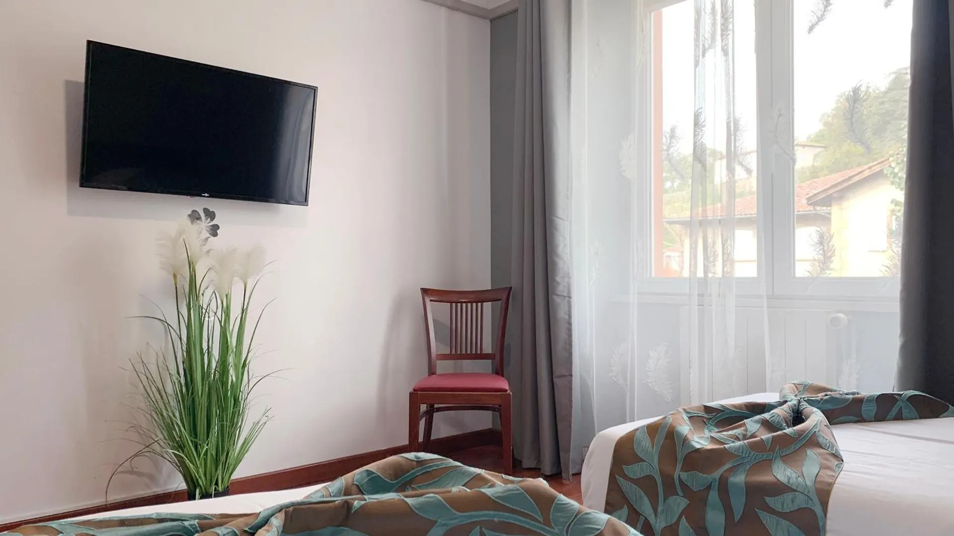 L'Embleme - Boutique Hotel Beaurepaire   Beaurepaire (Isere)